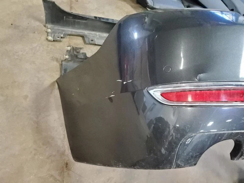 (SOLO RECOGIDA LOCAL) Parachoques trasero con asistencia de estacionamiento compatible con BMW 535i 1805168 14-16 Foto 4 de 4