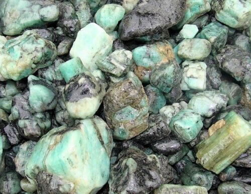 LOTTO GEMME GREZZE SMERALDO 500 CARATI COLOMBIANE ORIGINALE BERILLO NATURALE GREZZO ROCCIA NON TAGLIATA - Foto 3 di 9