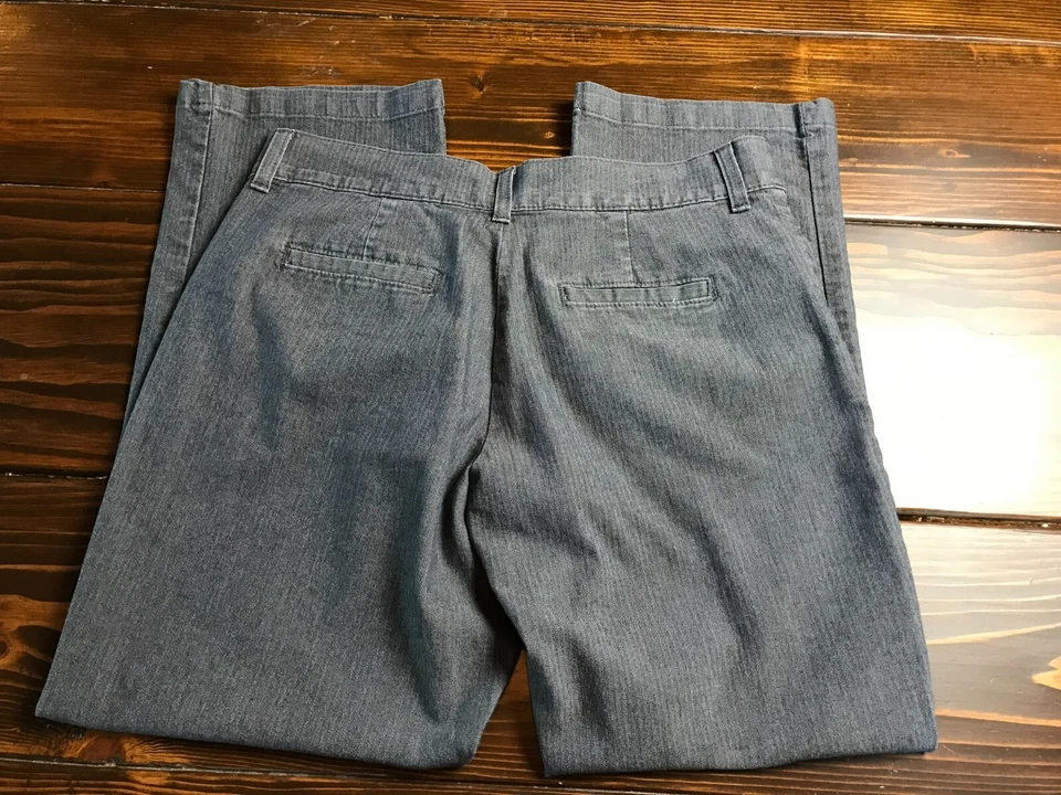 Pantalones Lee, para mujer talla 12 pequeños, grises, frente plano, bolsillos Foto 2 de 4