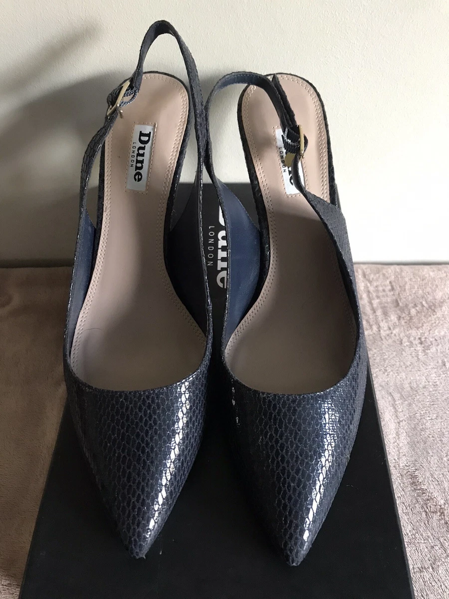 Dune top navy pumps