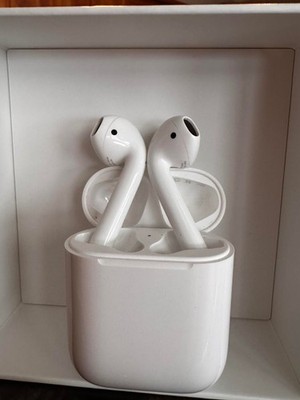 Apple AirPods 2nd Generation with Charging Case - White