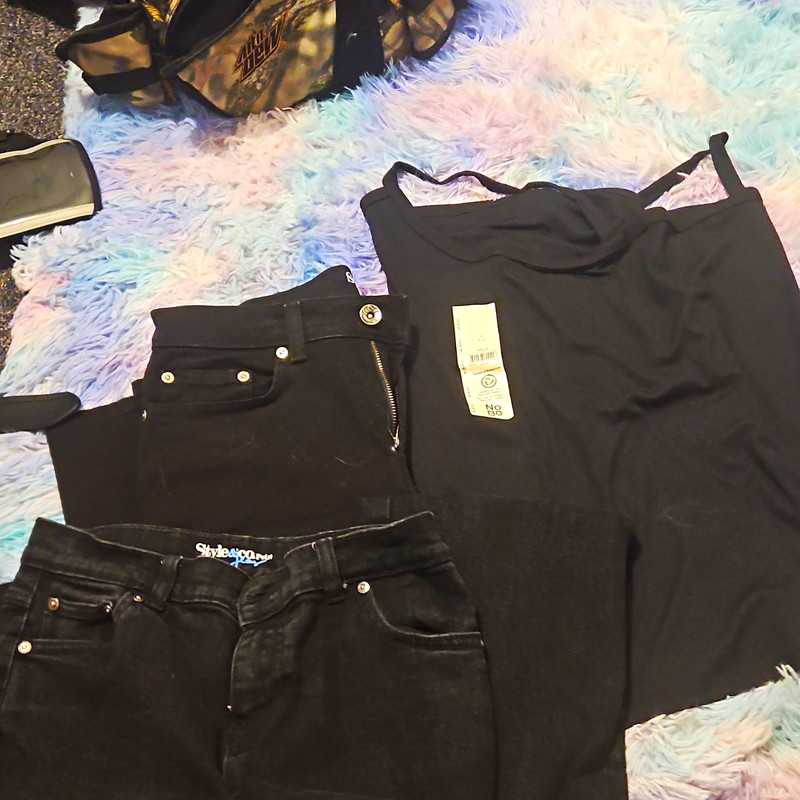 Style & Co. Black Solid Denim Jeans & Camisole Top Clothing Lot, Size 8