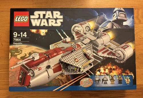 Brand New Factory Sealed LEGO Star Wars Republic Frigate 7964 Complete Set Box