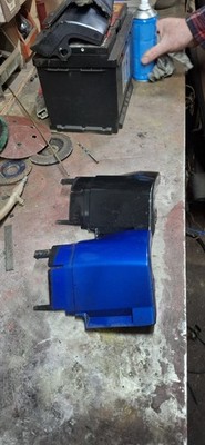 citroen c2 vts/vtr drives side skirt end caps choice of black /or blue