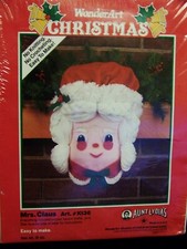 Aunt Lydia's WONDER ART Christmas Holiday Art Kit K 136 "Mrs. Claus"