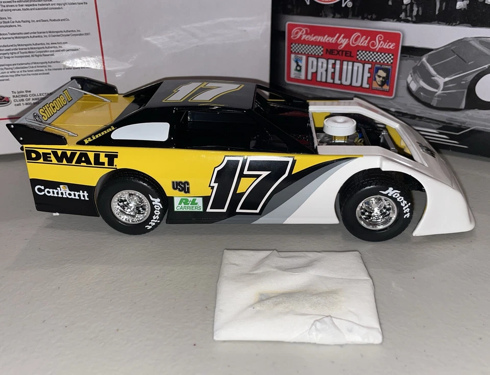 Matt Kenseth #17 DeWalt 2007 Fusion Late Model Dirt ADC NASCAR Diecast 1:24 - Image 2 of 4