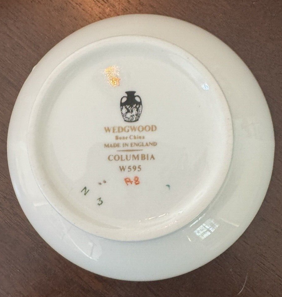 Wedgwood Bone China Columbia Covered Sugar Bowl W595 Beautiful Floral