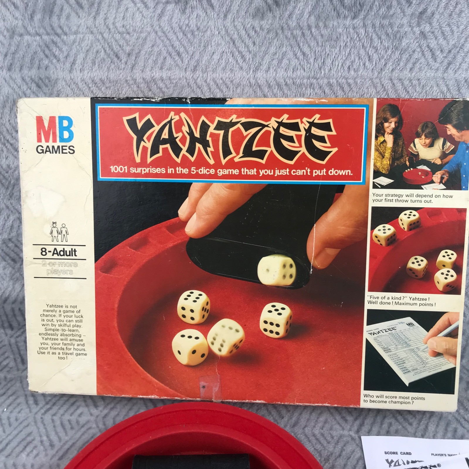 Jeu Yahtzee MB Games Vintage Jeu de Des Classique Complet An