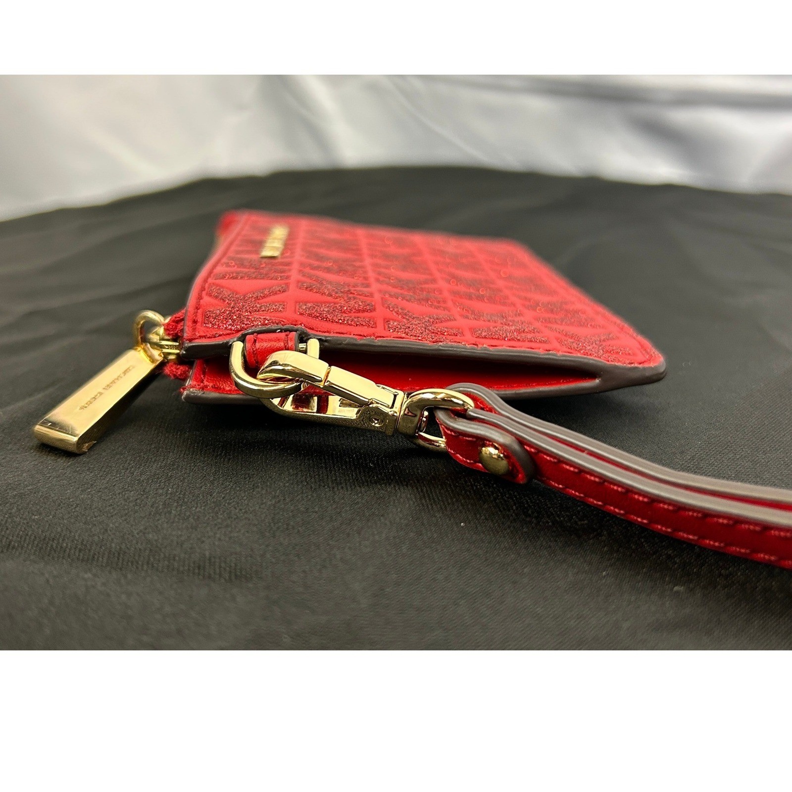 Michael Kors Jet Set Red Glitter Zip Card Holder Wristlet Coin Pouch thumbnail 4