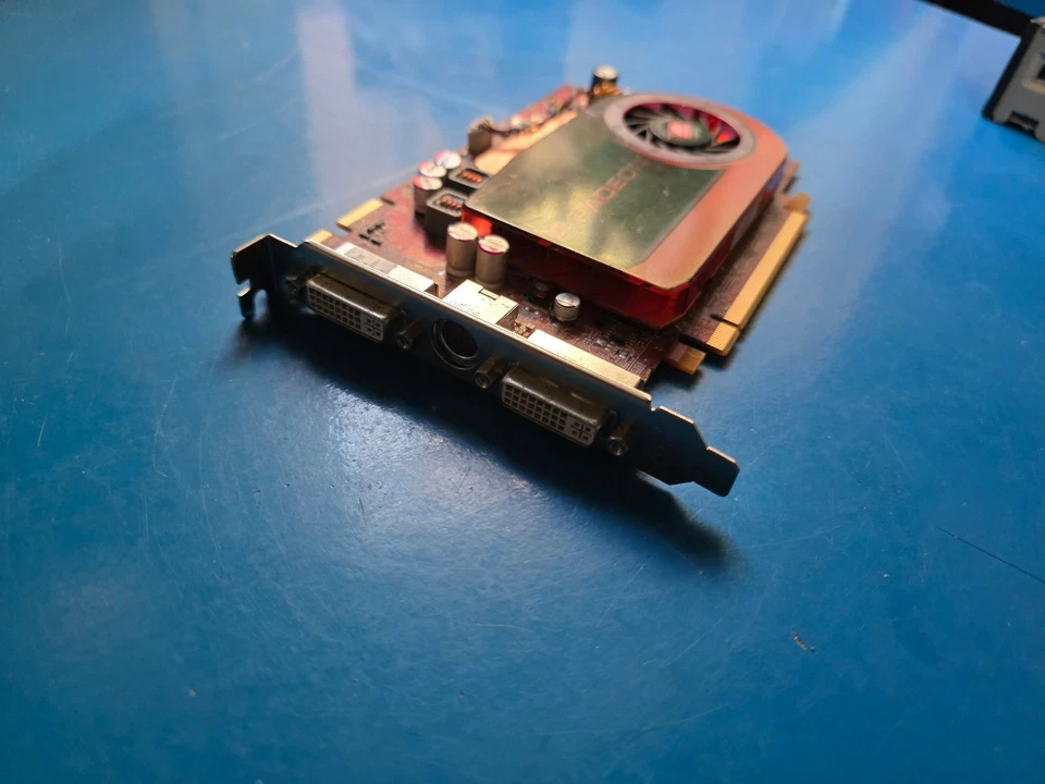 ATI Radeon HD 4670 512MB DVI x2/S-Video PCIE Graphics Card - Image 2 of 3