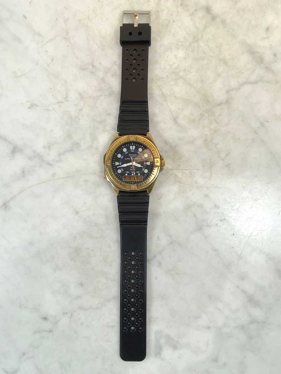 PULSAR Men's Alarm Chronograph Watch. Digital Analog 50m V041-9020