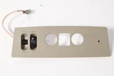 2008-2012 Nissan Armada Dome Light Roof Console Climate Control OEM *Broken Clip