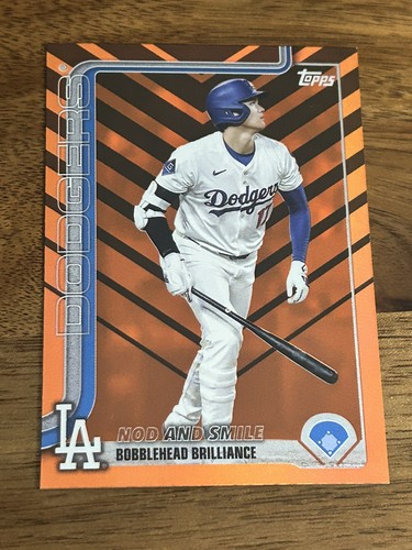 SHOHEI OHTANI Dodgers 2025 Topps Update #US84 Nod and Smile Holiday Parallel