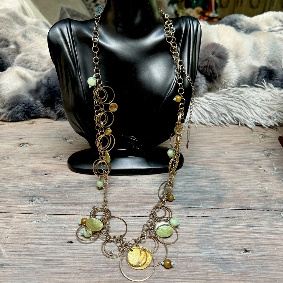Collar de cadena conchas verdes en cascada de eslabones de cobre 24" firmado VCLM Foto 2 de 4