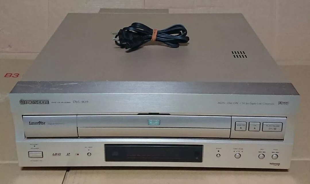 Pioneer DVL-909 LD DVD Compatible model Player Gold with Remote controller