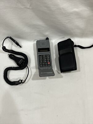 V- Vintage Cellular One Motorola Flip Phone Digital Personal Communicator, Works