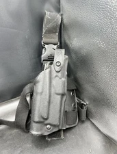 SAFARILAND 6005 SLS LVL2 Tactical Leg Holster GLOCK 17 w/ LIGHT, STX BLK RH