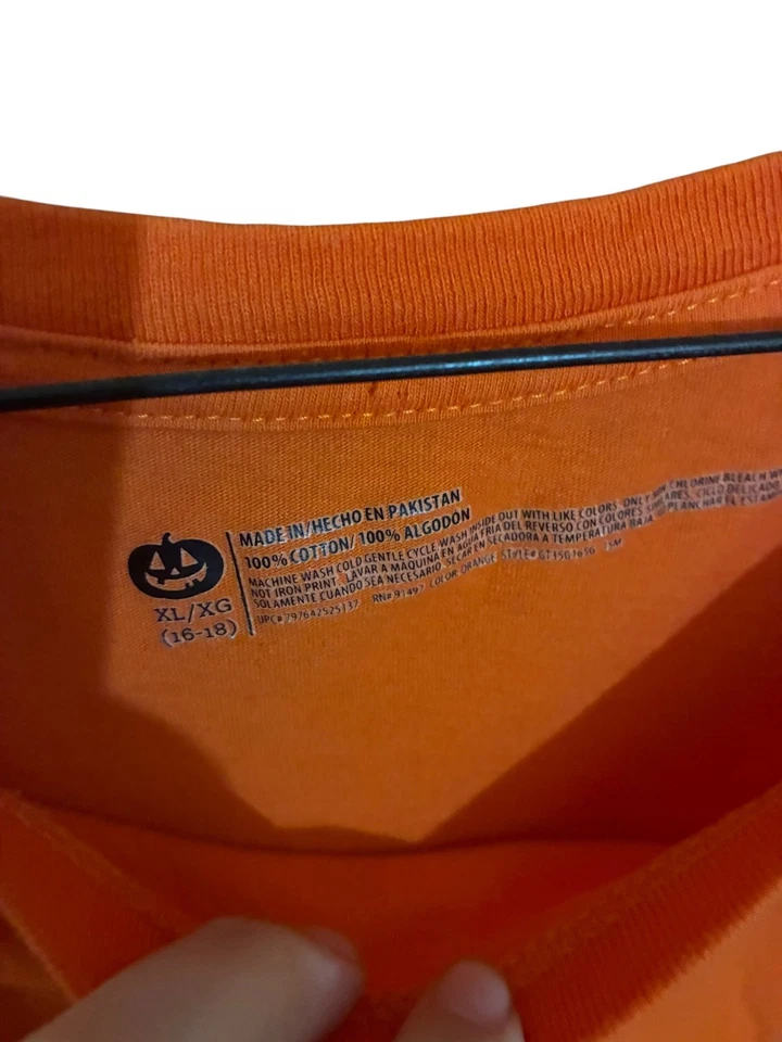 Camiseta naranja Halloween calabaza cara dorada para niñas Foto 3 de 3