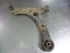 Triangle de suspension Toyota AVENSIS