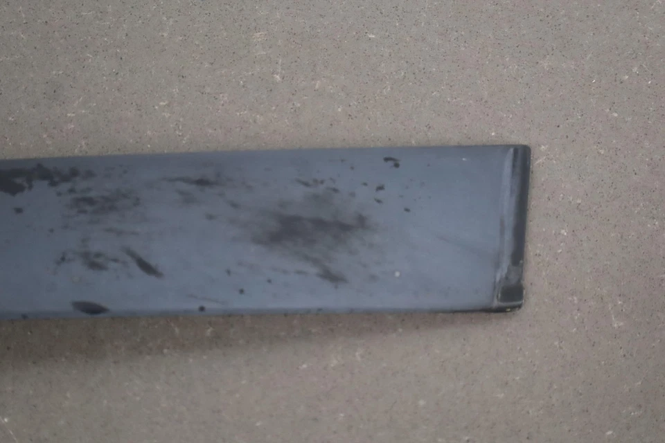 Pontiac GTO 2004-2006 pasajero derecho exterior pilar B moldura Foto 3 de 4