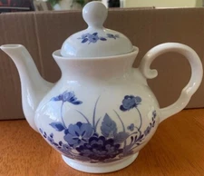 Porcelain Tea Pot Teapot Toscany Collection White Blue Flowers