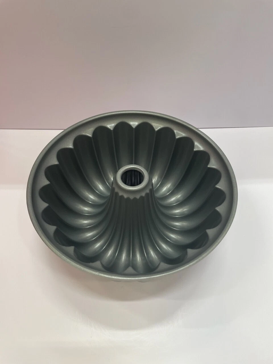 NEW Nordic Ware Elegant Party BUNDT CAKE PANS Cast Aluminum Made in USA
Opens in a new window or tab