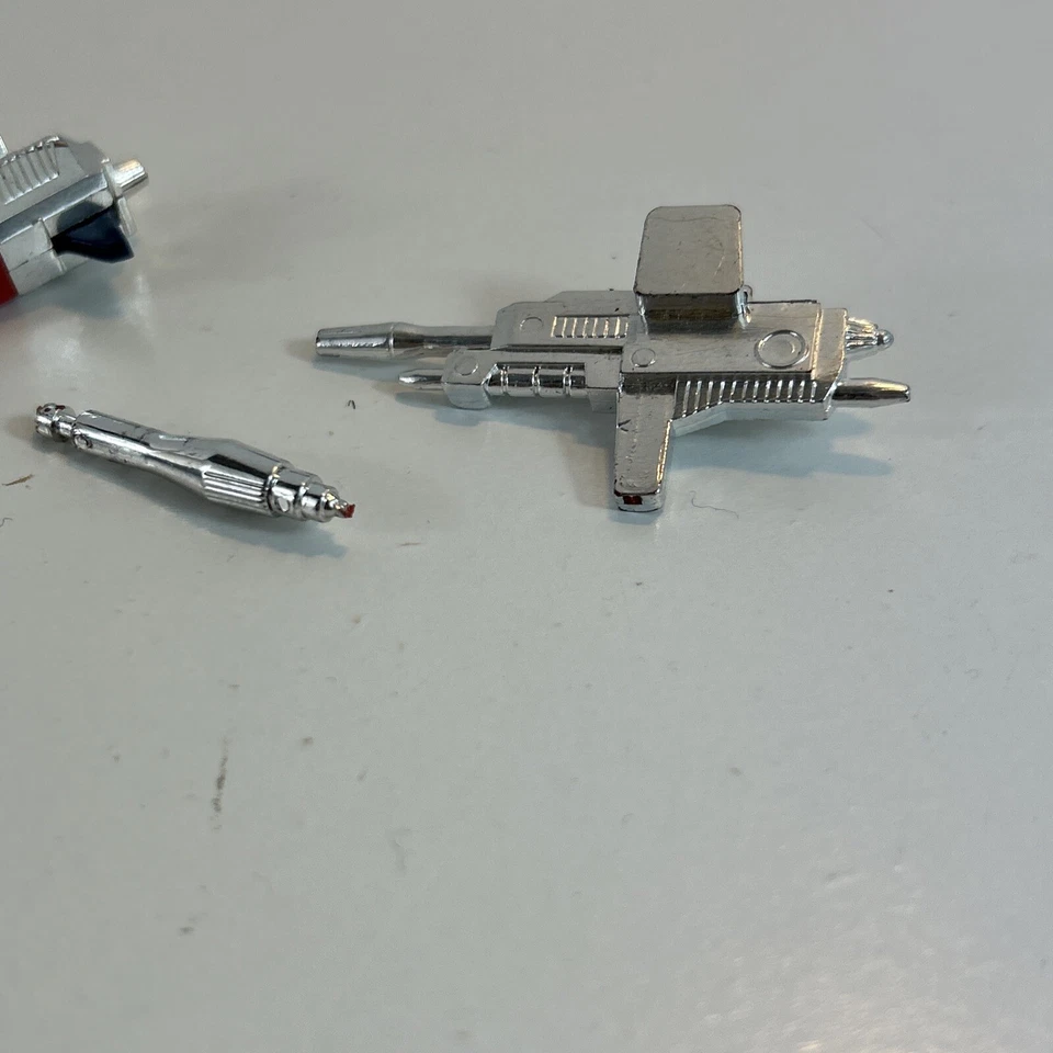 Transformers G1 Skids Autobot Weapons 1985 solo Hasbro Takara de colección incompleto Foto 2 de 4