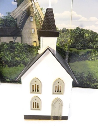 0/027 ACCESSORY- 6350 MODEL POWER LIGHTED ASSEMBLED CHURCH- EXC- SH - Picture 4 of 5