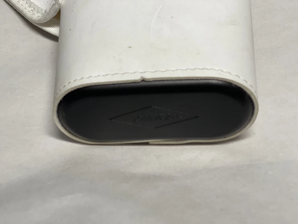 Vintage Neet Archery Target Quiver White Vinyl New Old Stock 3-Tube Pocket - Image 3 of 4