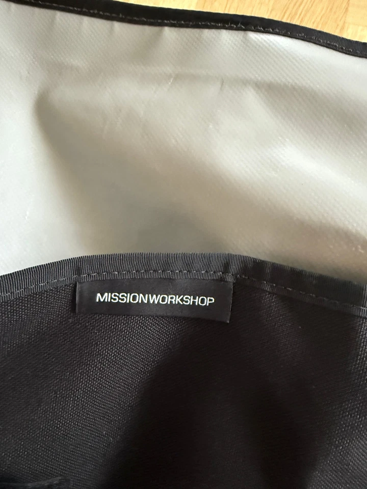 Mission Workshop, bolsa de mensajero, negra Foto 3 de 4