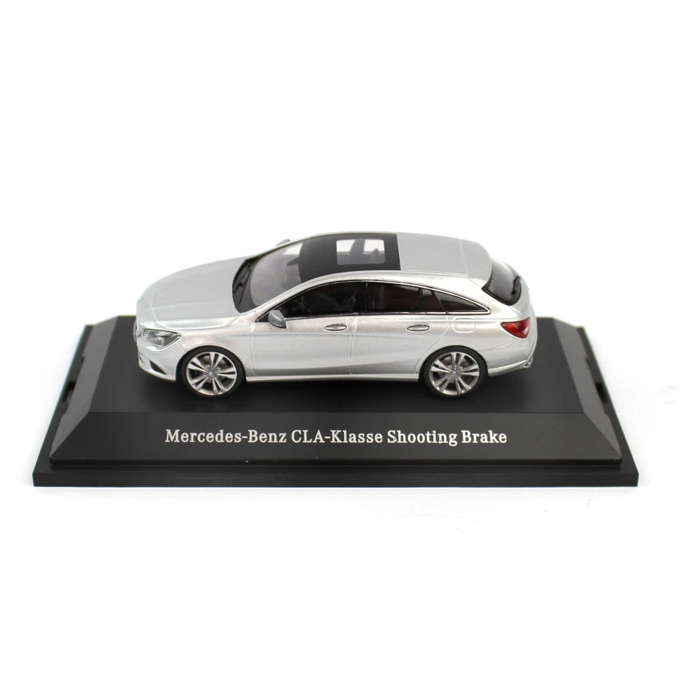 Mercedes-Benz Modellauto 1:43 PKW CLA X117 Shooting Brake Polarsilber B66960348 - Bild 2 von 4