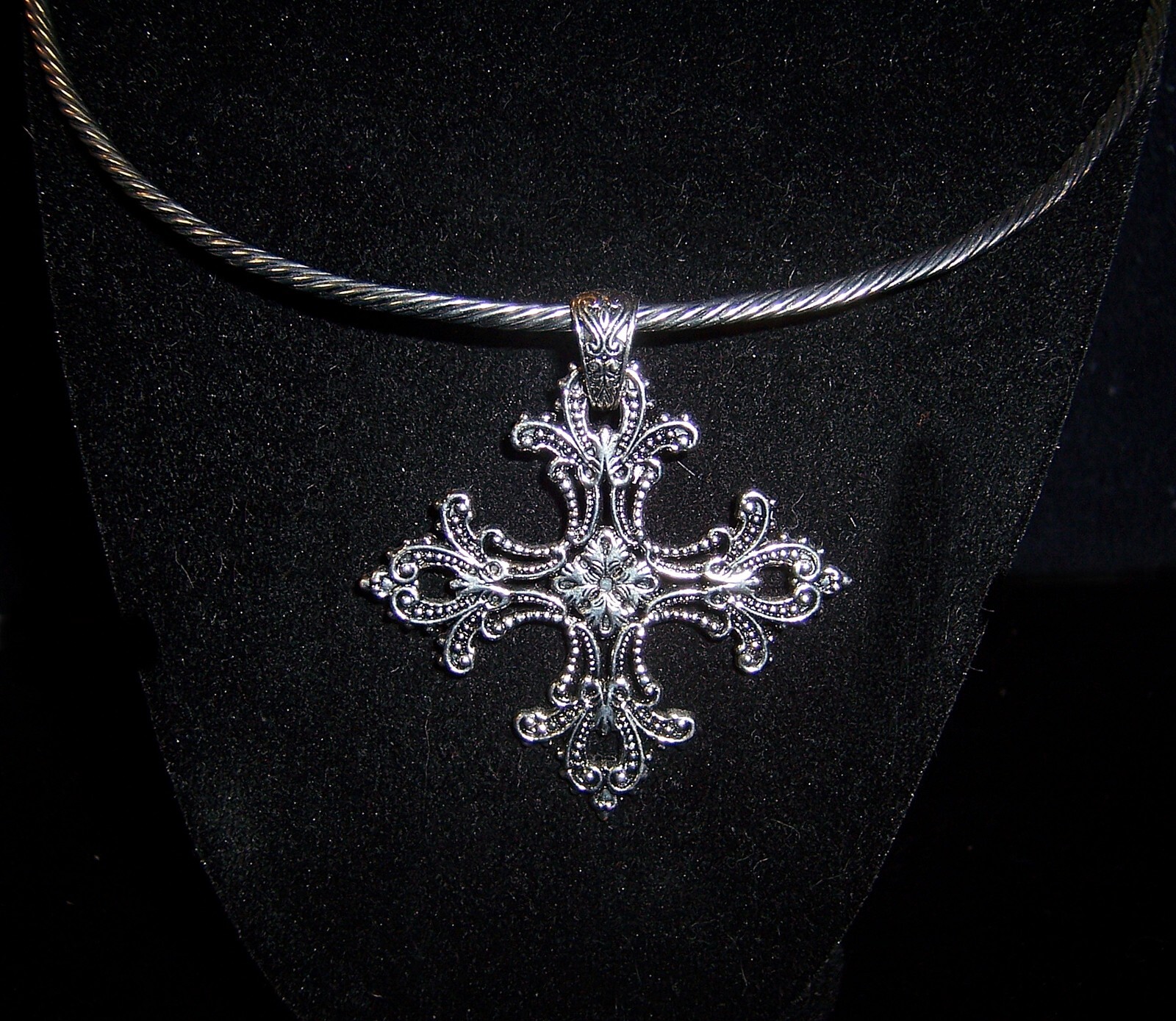 Silver Tone Filigree Cross Choker Twisted Wire  Adjustable with Chain Anytime j5