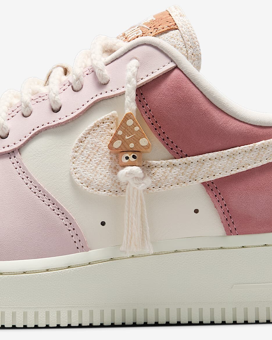 Nike WMNS Air Force 1 '07 LX 