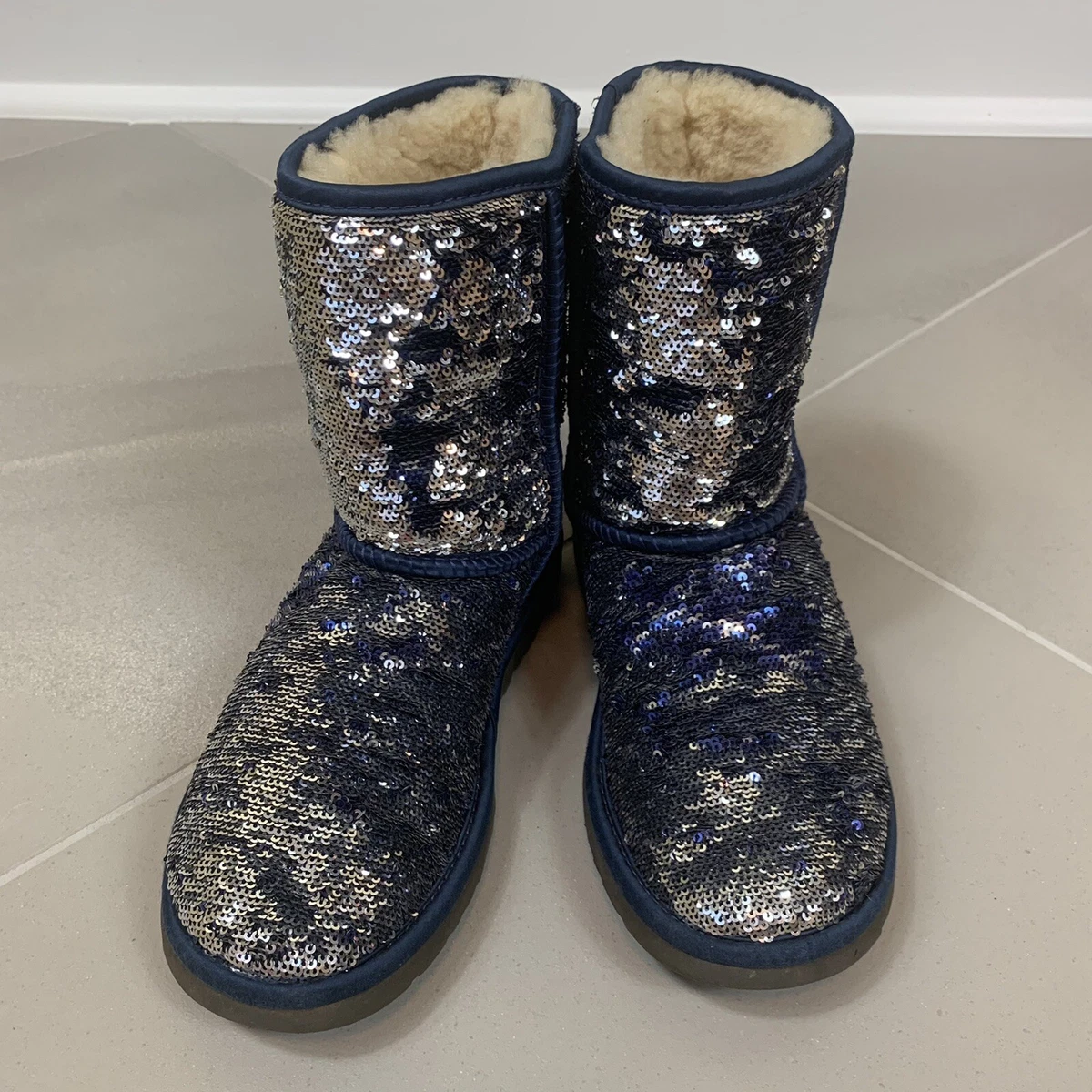 Ugg Classic Short sequin Boots 1002765 Blue smSilver Sparkle Women's Size 5