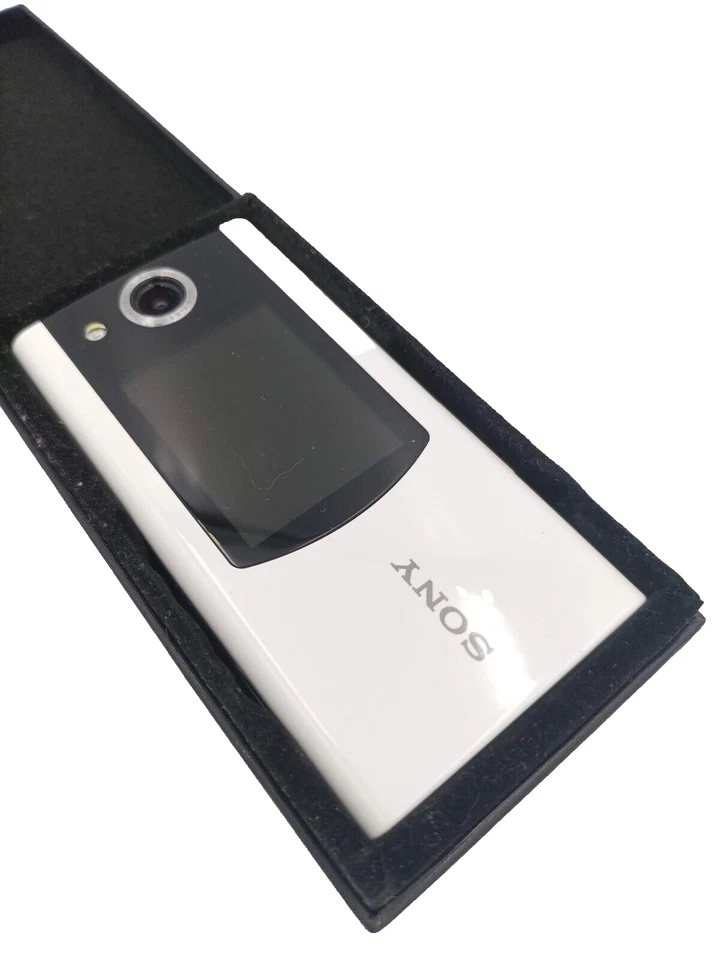 Sony MHS-FS2 HD Bloggie Duo Dual Screen Digital Camera Pocket Camcorder - White - Image 4 of 4