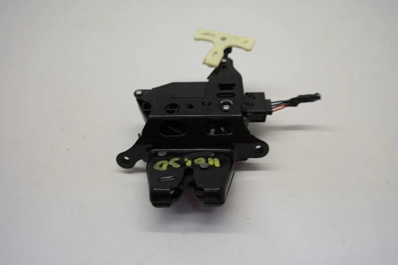 Actuador de bloqueo de maletero Buick Lacrosse 2009   Foto 2 de 4