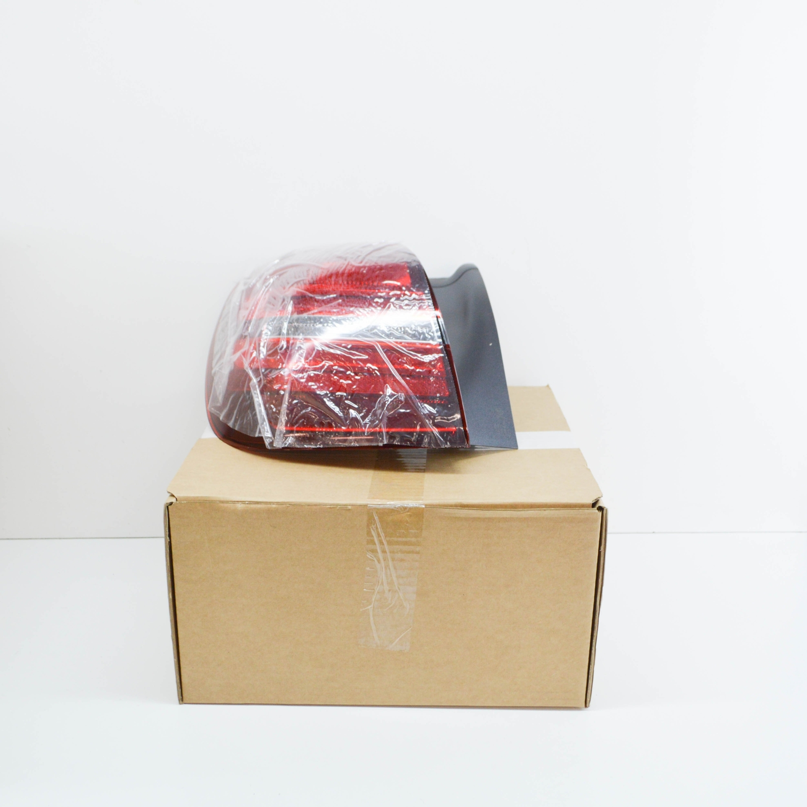 NEW MERCEDES-BENZ GLA X156 REAR LEFT LED TAILLIGHT A1569068300