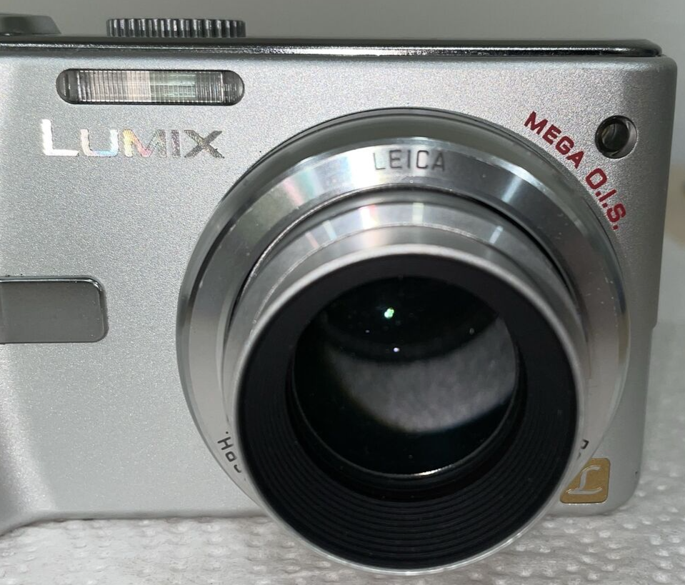 64 Panasonic LUMIX DMC-TZ1 シルバー Panasonic Lumix DMC-TZ1
