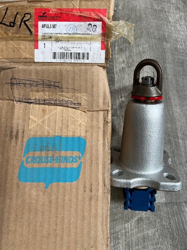 Cooper AFUL5 M7 Conveyor Control Switch Housing Assembly  Left Hand End NIB