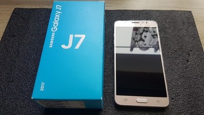 Samsung Galaxy J7 ( gold )