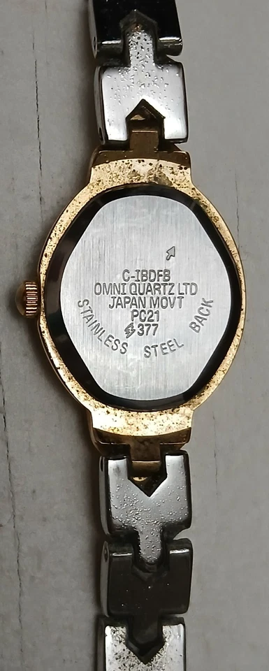 Vintage Sergio Valente Relógio de Quartzo Feminino Dois Tons (Ouro e Prata) e Pulseira - Imagem 3 de 4