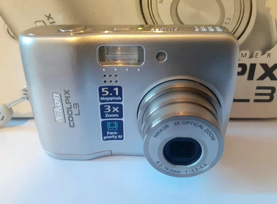 Nikon COOLPIX L3 Digital Camera - Silver Tested Working Boxed 560/5149 - Image 2 of 4