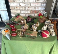 Rustic Christmas Holiday Decorations Set With Burlap Wood  Metal Accents - Fest