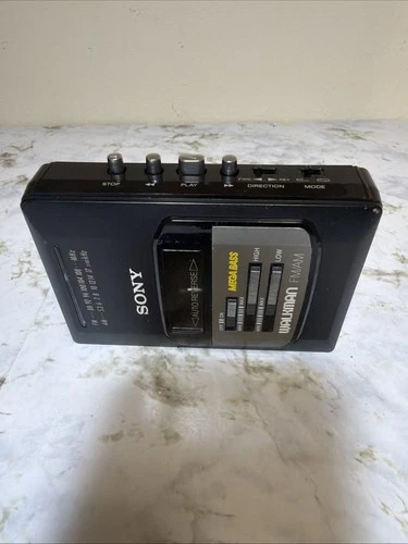 Vintage Sony Walkman WM-AF50 portable cassette player - radio works only!