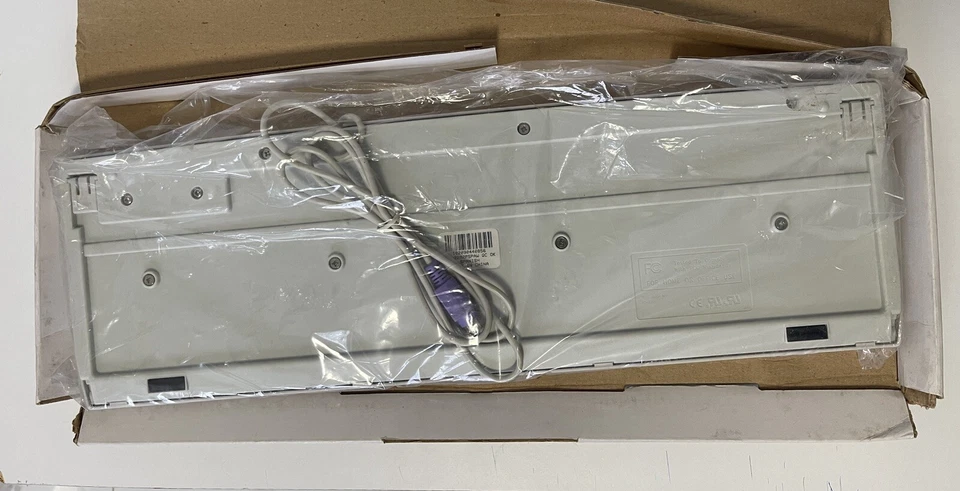 Brand New SAT Spanish PS/2 Beige PC Keyboard. Brand New with Box - Image 2 of 4