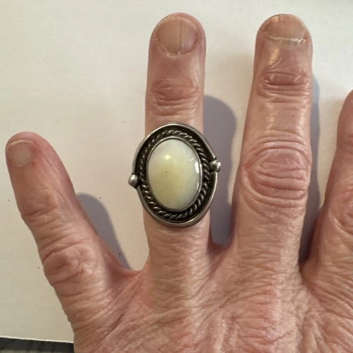 Vintage Sterling Silver Mother of Pearl Ring Sz 5.75 Modernist