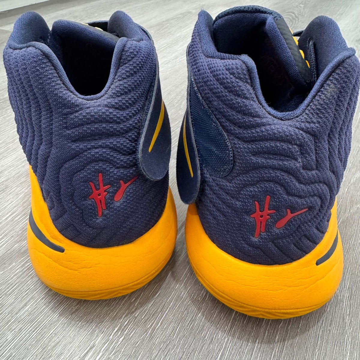 Nike Kyrie 2 Cavs PE Navy Yellow Gold Size 12 Kyrie Irving