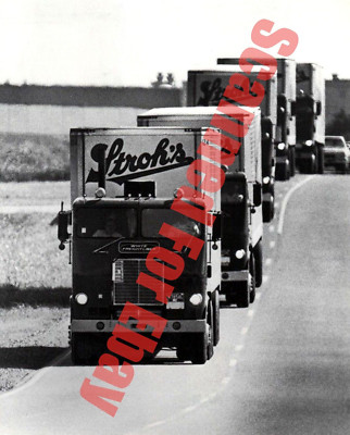 Stroh's Beer Detroit Truck Convoy 1970s 8x10 Photo + FREE SHIPPING