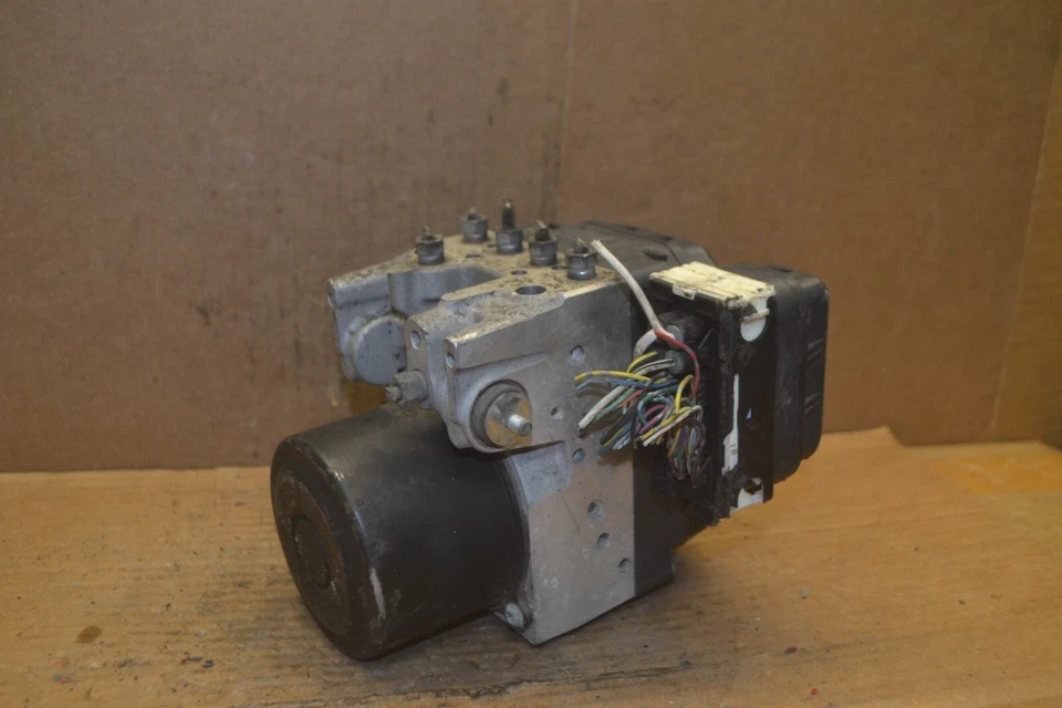 Toyota Sienna 2010 ABS control de bomba OEM 4454008101 módulo 624-14E4 Foto 3 de 4