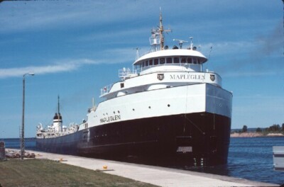 SCHIFF --- SS MAPLEGLEN (SOO LOCK MI) ORIGINAL SLIDE 07-11-98 5 T17-11